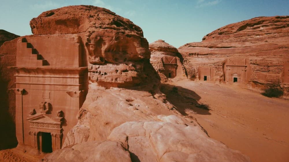 Top 5 Must-See Attractions in AlUla