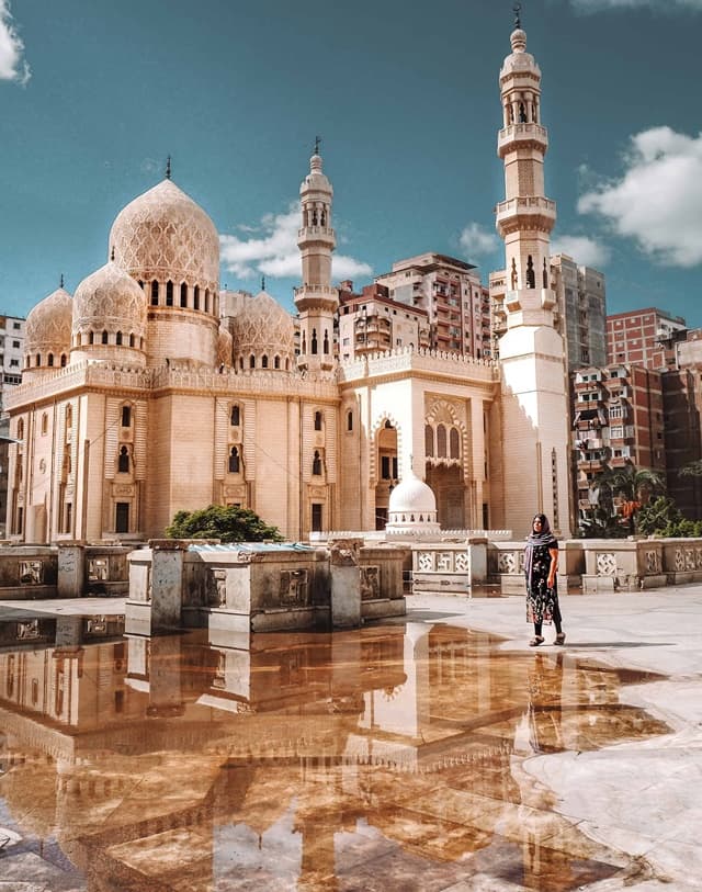 Discovering Egypt: Where Ancient Wonders Meet Modern Charm 