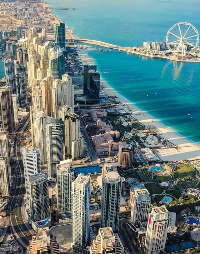 The UAE offers luxury, rich traditions, and stunning landscapes for an unforgettable trip. 