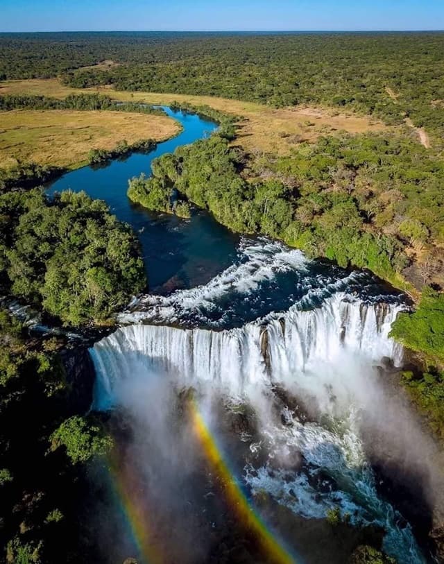 Explore Zambia, Africa’s hidden gem with stunning safaris, waterfalls, and rich culture. 