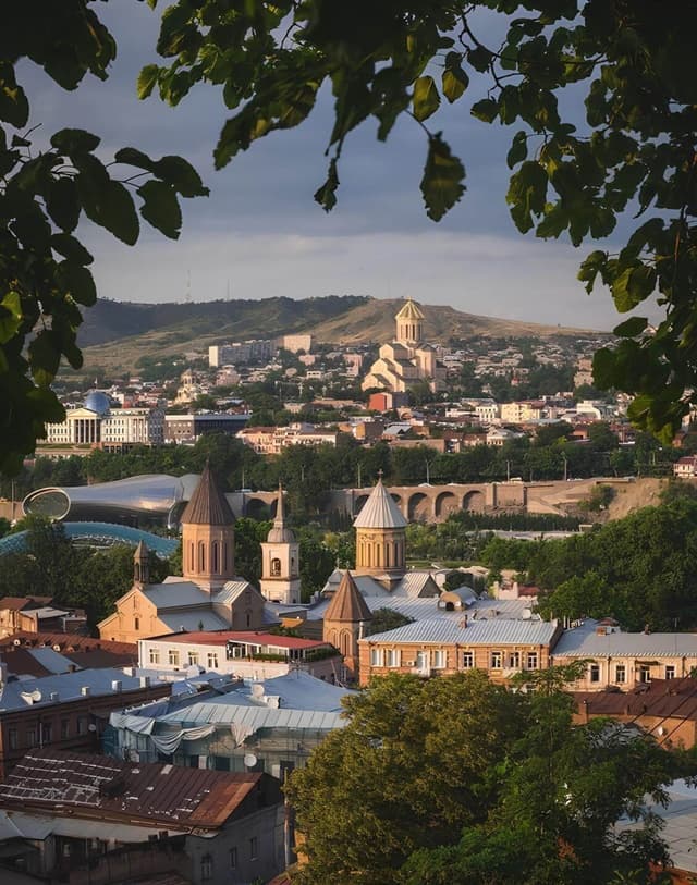Discover Georgia: A land of breathtaking landscapes, rich history, and warm hospitality. 