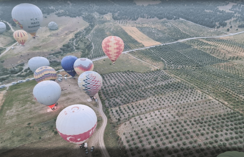 Kuşadası: Kusadası: Pamukkale Tour With Balloon Flight & Private Transfer | ®ExcursionMania