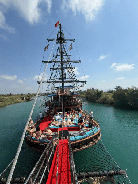 Side: Dolphin Island Boat Trip with Lunch & Unlimited Soft Drinks | ®ExcursionMania