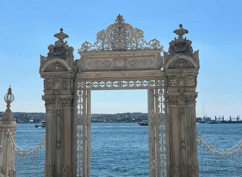 Istanbul: Dolmabahce Palace and Harem Fast-Track & Audio | ®ExcursionMania