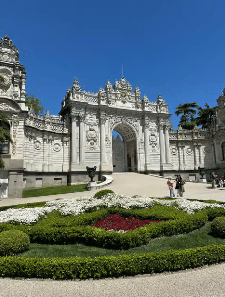 Istanbul: Dolmabahce Palace and Harem Fast-Track & Audio | ®ExcursionMania