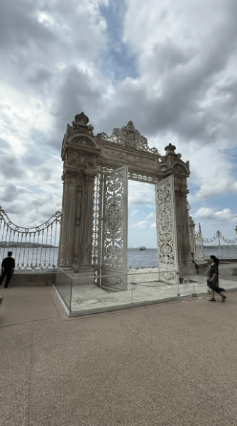 Istanbul: Dolmabahce Palace and Harem Fast-Track & Audio | ®ExcursionMania