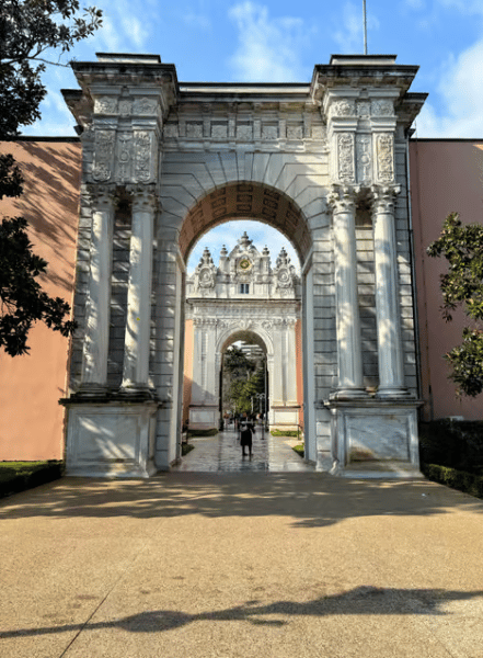 Istanbul: Dolmabahce Palace and Harem Fast-Track & Audio | ®ExcursionMania