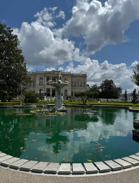 Istanbul: Dolmabahce Palace and Harem Fast-Track & Audio | ®ExcursionMania
