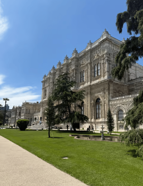 Istanbul: Dolmabahce Palace and Harem Fast-Track & Audio | ®ExcursionMania