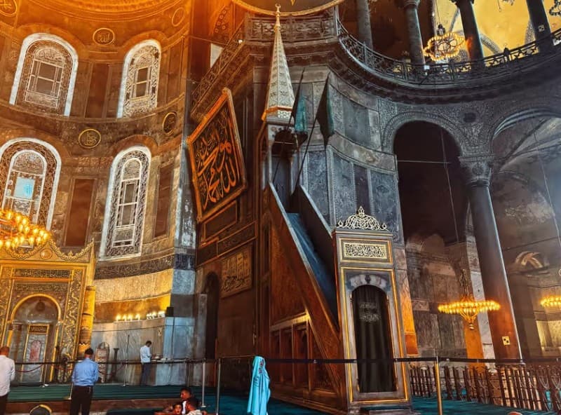 Istanbul: Hagia Sophia Ticket with Audio Guide & Blue Mosque | ®ExcursionMania