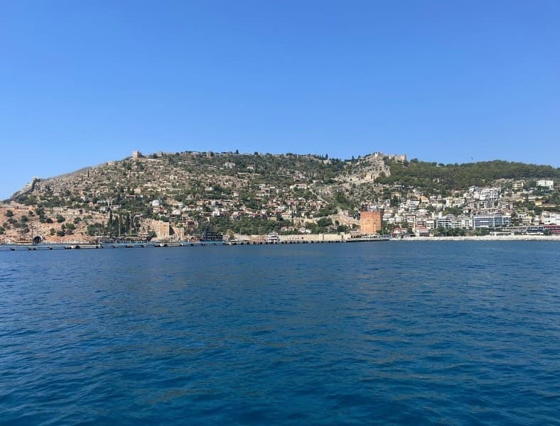 Alanya: Pirate Boat Trip with Lunch, Drinks and Pickup Option | ®ExcursionMania