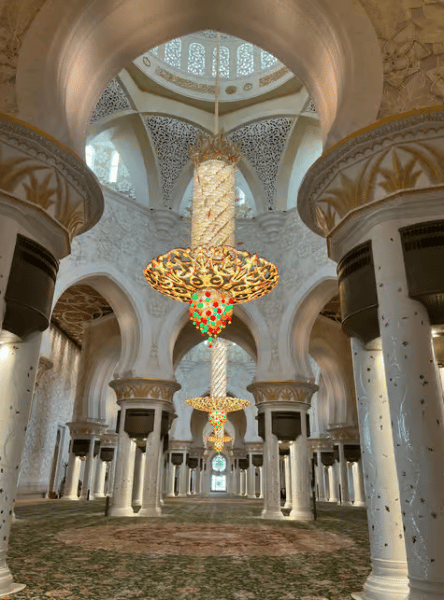 From Abu Dhabi: Grand Mosque Royal Palace and Etihad Tower | ®ExcursionMania