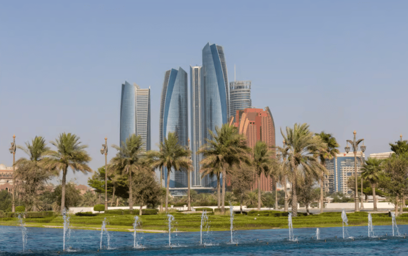From Abu Dhabi: Grand Mosque Royal Palace and Etihad Tower | ®ExcursionMania