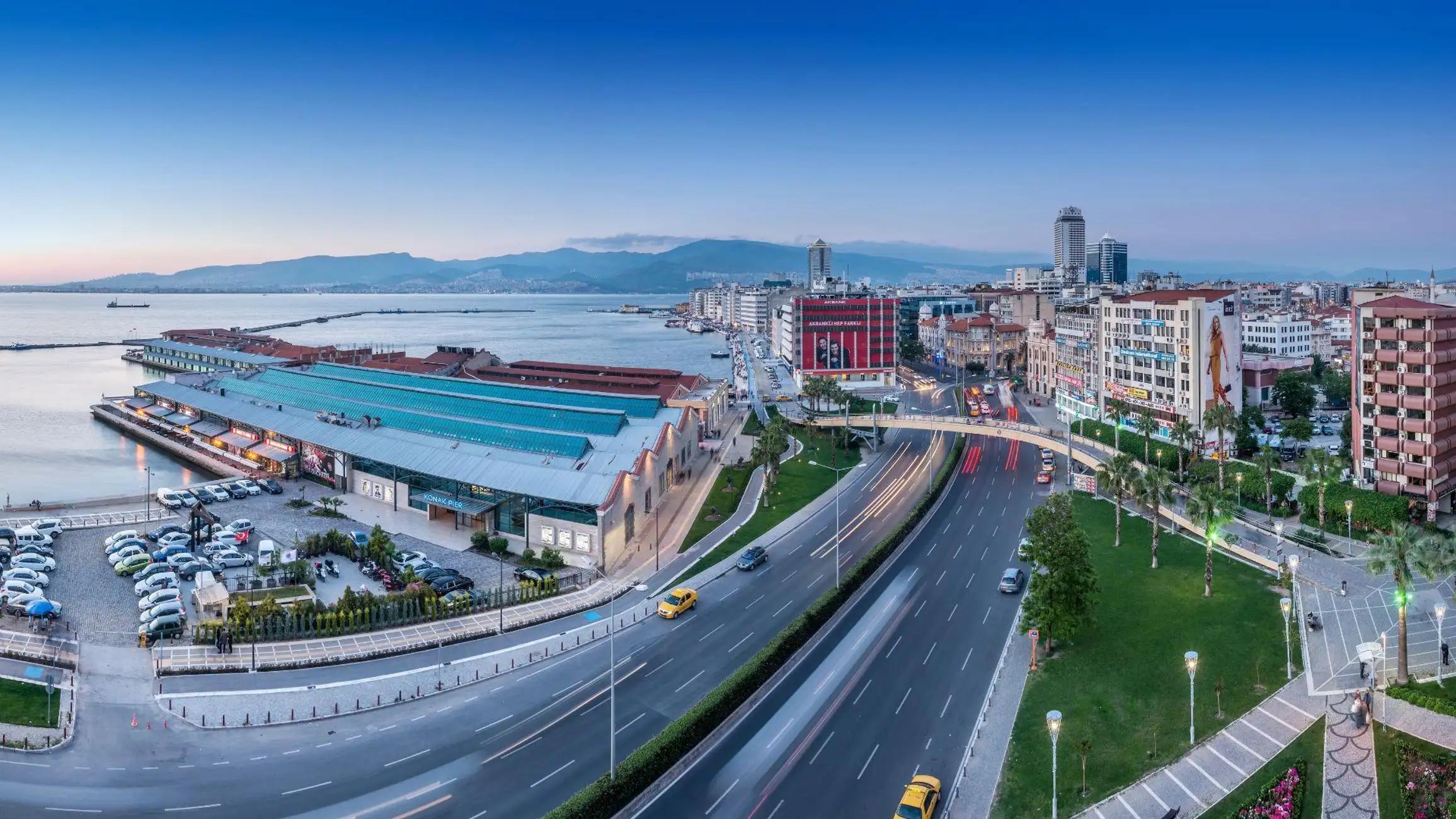 Best of Izmir: Private Walking Tour with a Local | ®ExcursionMania
