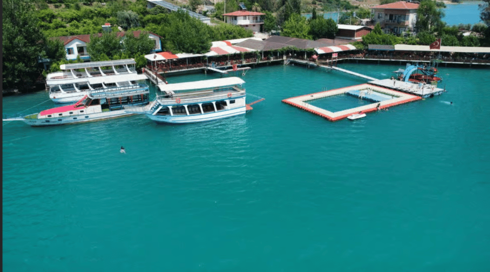 Side: Lion Safari & Splash Feast in Green Canyon w/Lunch | ®ExcursionMania