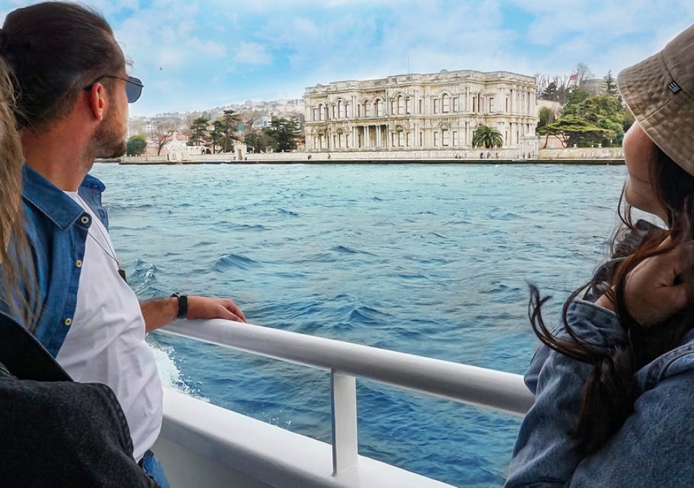Istanbul: Bosphorus & Golden Horn Cruise Daytime or Sunset | ®ExcursionMania