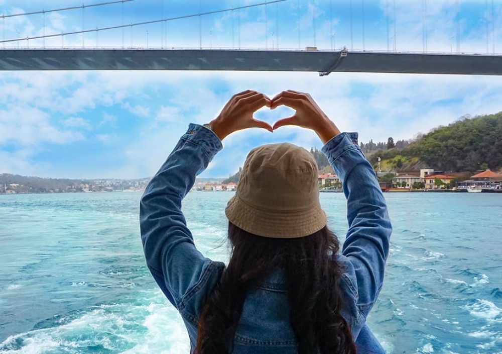 Istanbul: Bosphorus & Golden Horn Cruise Daytime or Sunset | ®ExcursionMania