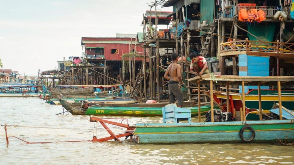 Angkor Wat: 2-Day Sunrise and Floating Village Tour | ®ExcursionMania