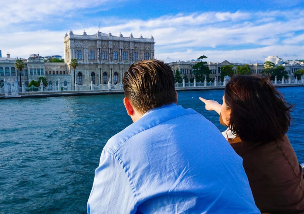 Istanbul: Bosphorus Sightseeing Cruise with Sunset Option | ®ExcursionMania