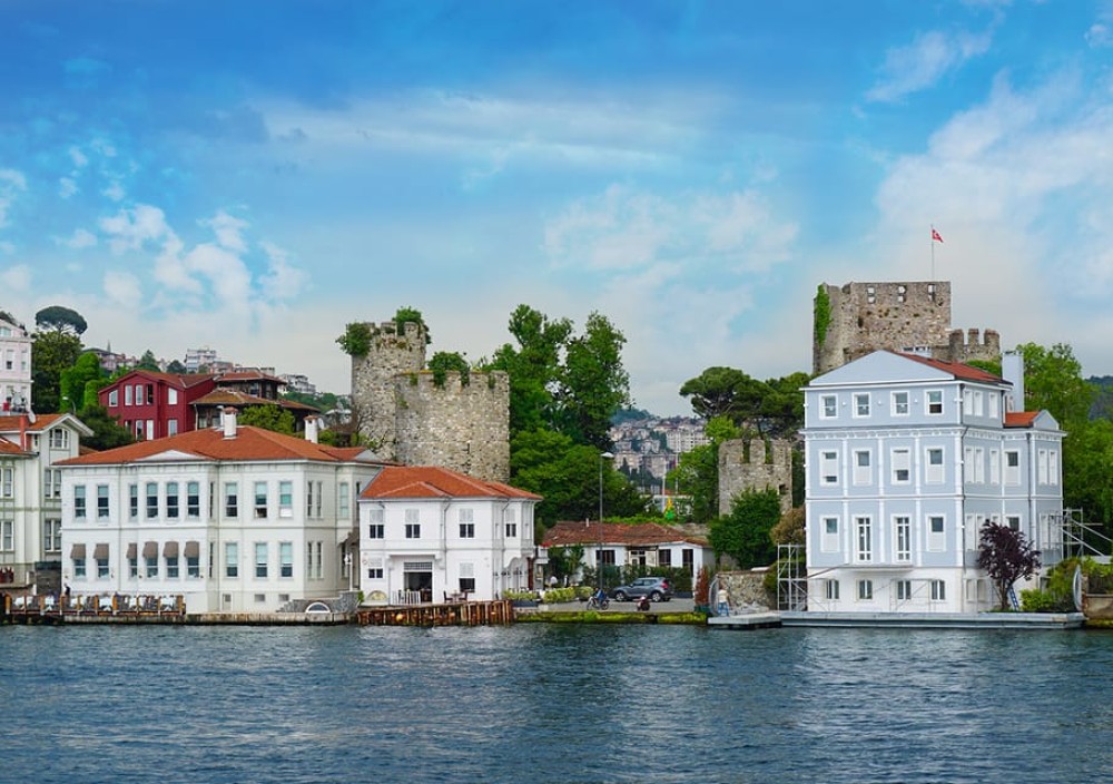 Istanbul: Bosphorus Sightseeing Cruise with Sunset Option | ®ExcursionMania