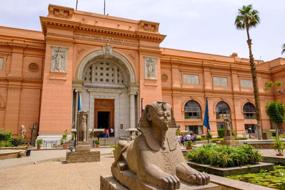 Hurghada: Giza Pyramids Day Trip with Nile Boat Tour Option | ®ExcursionMania