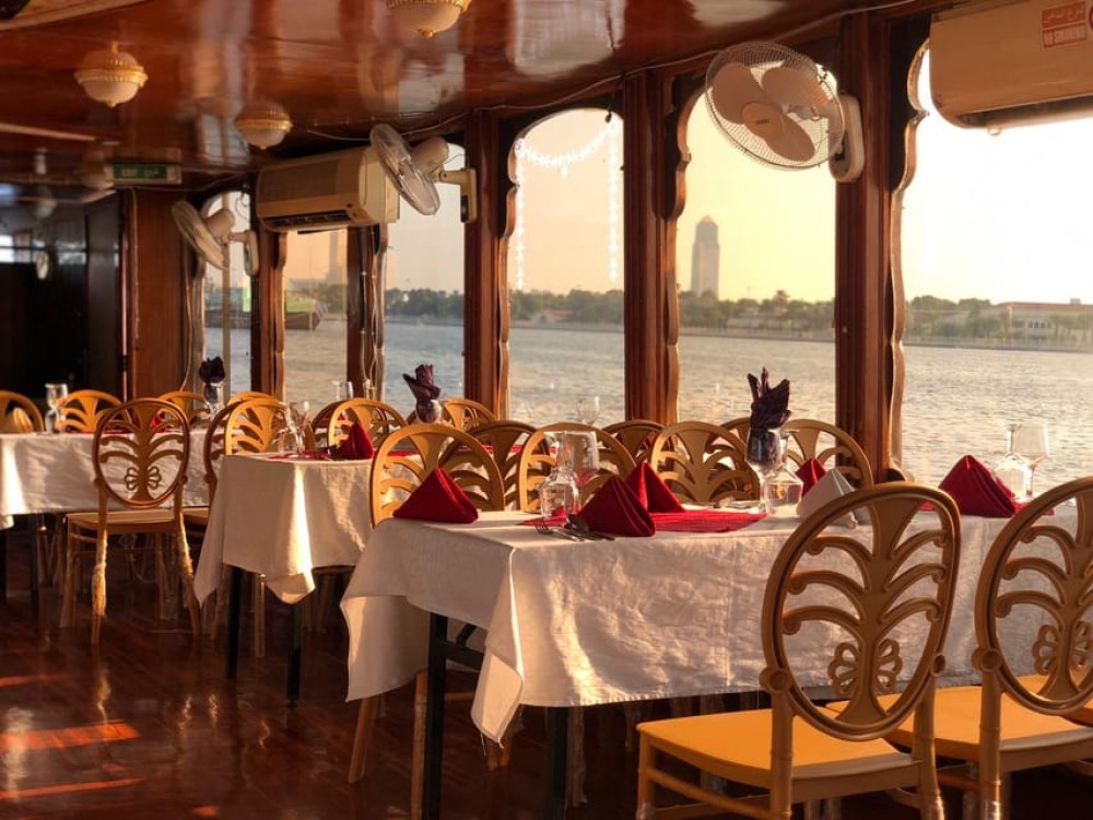 Dubai: 90-Min Dhow Dinner Cruise with Entertainer Shows | ®ExcursionMania