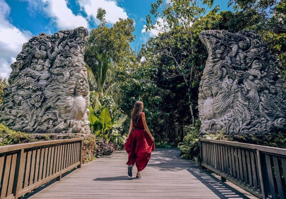 Ubud: Sacred Monkey Forest Sanctuary Ticket and Guided Tour | ®ExcursionMania