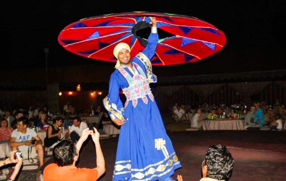 Dubai: Red Dune Safari Camel Ride Sandboarding and Dinner | ®ExcursionMania