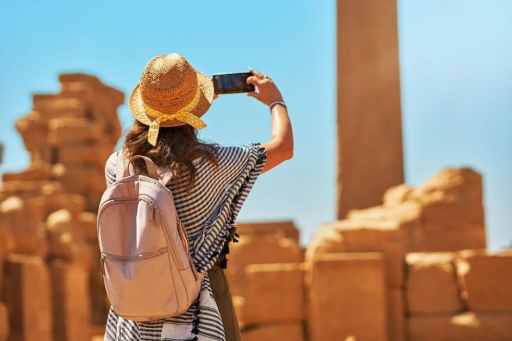 From Safaga or Makadi: Day Trip to Luxor by van with Lunch | ®ExcursionMania