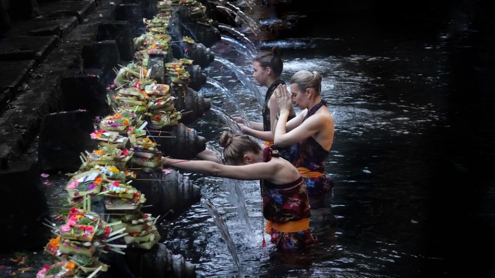 Tirta Empul: Temple Tour with Optional Spiritual Cleansing | ®ExcursionMania
