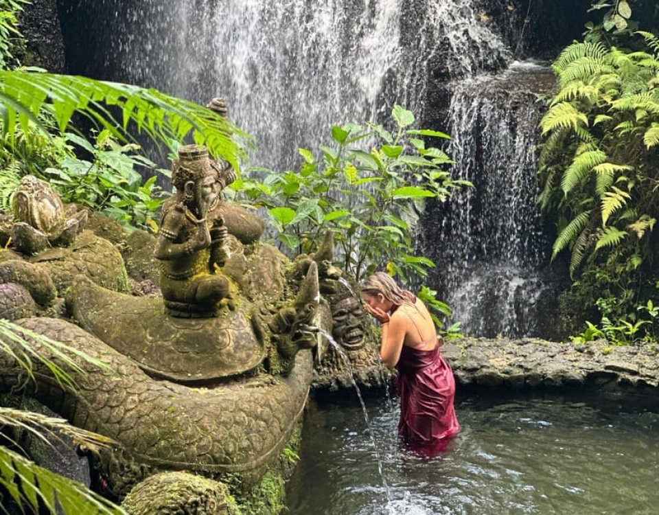 Taman Beji Griya Waterfall: Holy Bathing/Soul Retreat Ritual | ®ExcursionMania