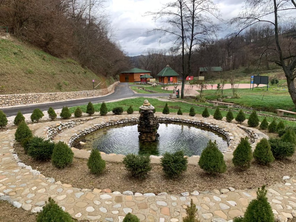 Visoko Meditation Pyramids Tour: Mystery Tunnels Park Ravne | ®ExcursionMania