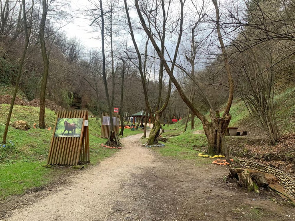 Visoko Meditation Pyramids Tour: Mystery Tunnels Park Ravne | ®ExcursionMania