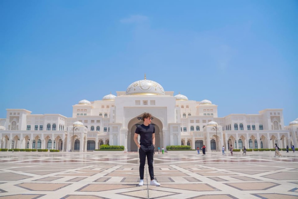 From Dubai: Abu Dhabi Sheikh Zayed Mosque and Qasr Al Watan | ®ExcursionMania