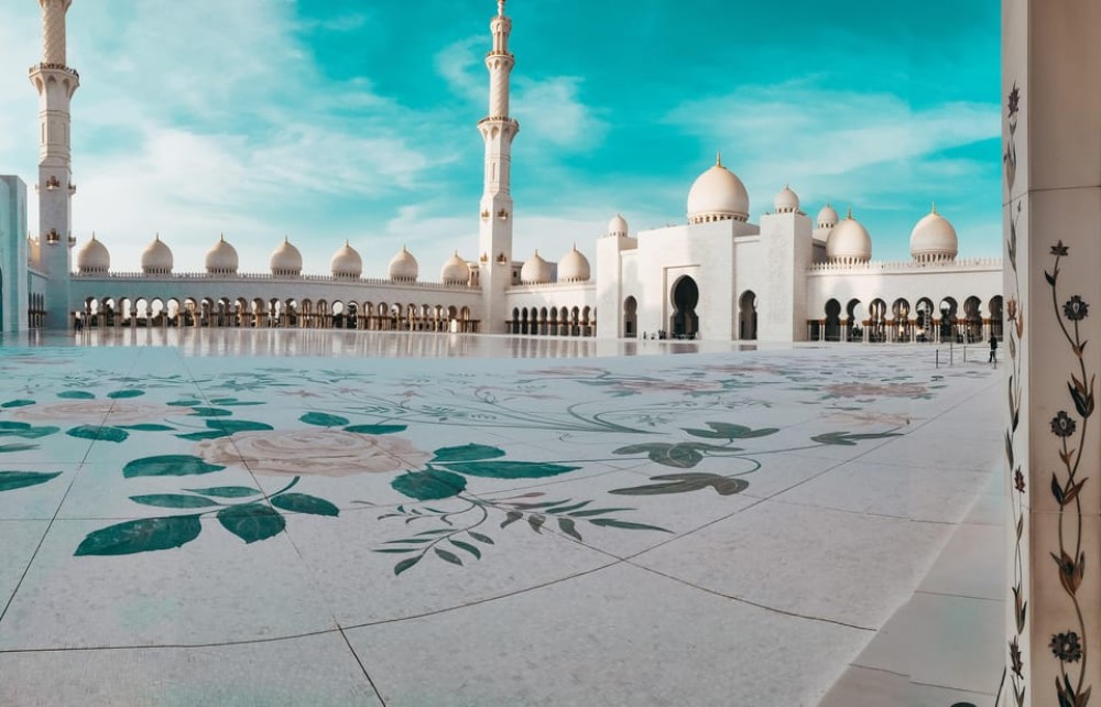 Abu Dhabi City Tour with Qasr Al Watan | ®ExcursionMania