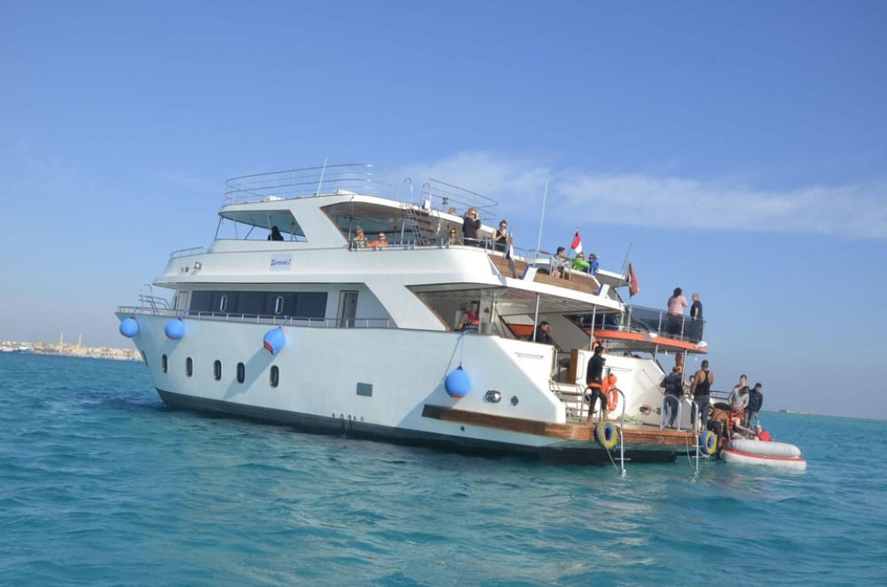Hurghada: Eden Island Sirene Boat Snorkeling Trip | ®ExcursionMania