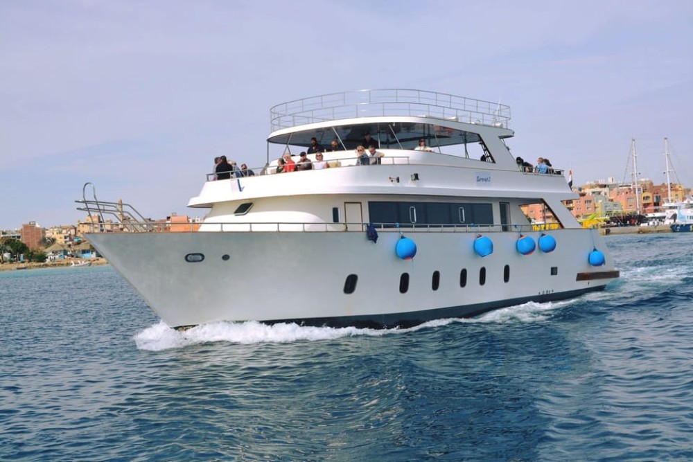 Hurghada: Eden Island Sirene Boat Snorkeling Trip | ®ExcursionMania