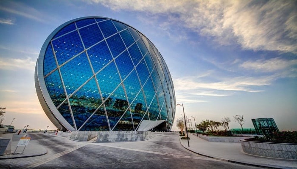 From Dubai: Abu Dhabi Tour with Sheikh Zayed Mosque | ®ExcursionMania