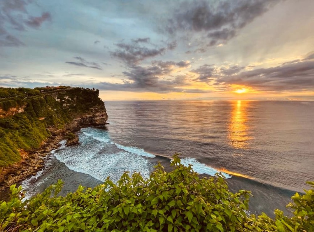 Bali: Uluwatu Temple Tour with Optional Kecak Dance Ticket | ®ExcursionMania