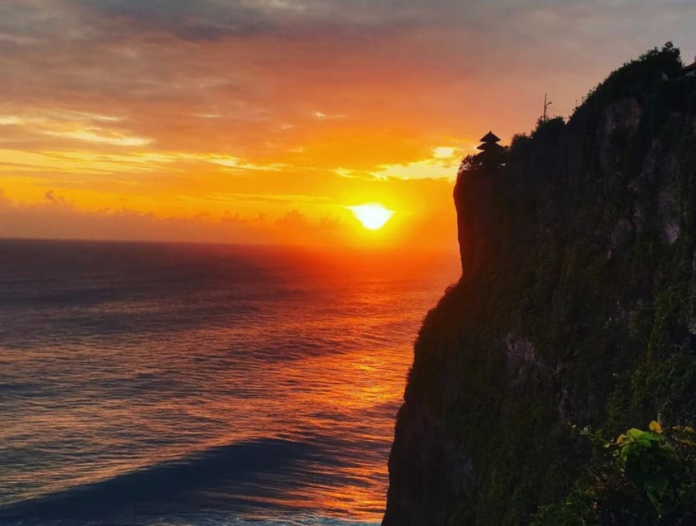Bali: Uluwatu Temple Tour with Optional Kecak Dance Ticket | ®ExcursionMania
