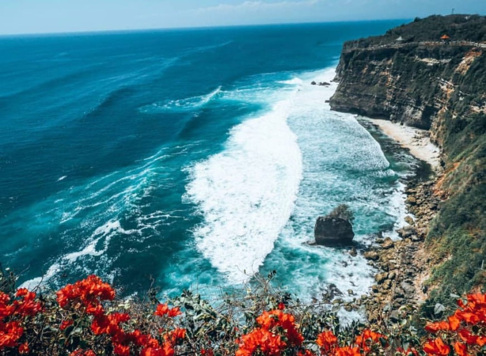 Bali: Uluwatu Temple Tour with Optional Kecak Dance Ticket | ®ExcursionMania