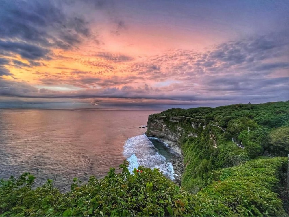 Bali: Uluwatu Temple Tour with Optional Kecak Dance Ticket | ®ExcursionMania