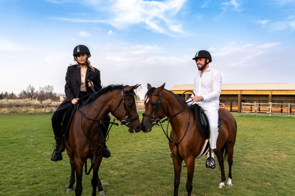 Dubai: Al Marmoom Oasis Horse Riding Experience with Snack | ®ExcursionMania