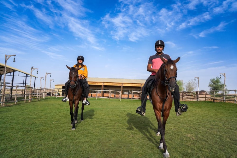 Dubai: Al Marmoom Oasis Horse Riding Experience with Snack | ®ExcursionMania