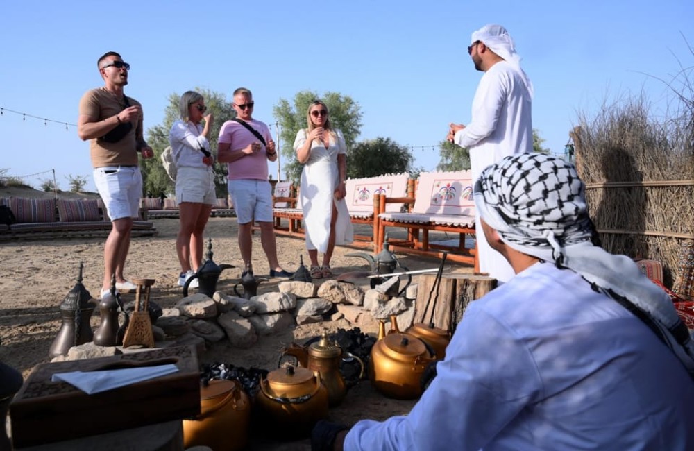 Dubai: Al Marmoom Oasis Horse Riding Experience with Snack | ®ExcursionMania