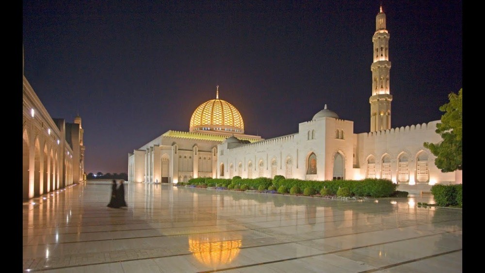 Muscat: Evening Guided City Highlights Tour by Van | ®ExcursionMania