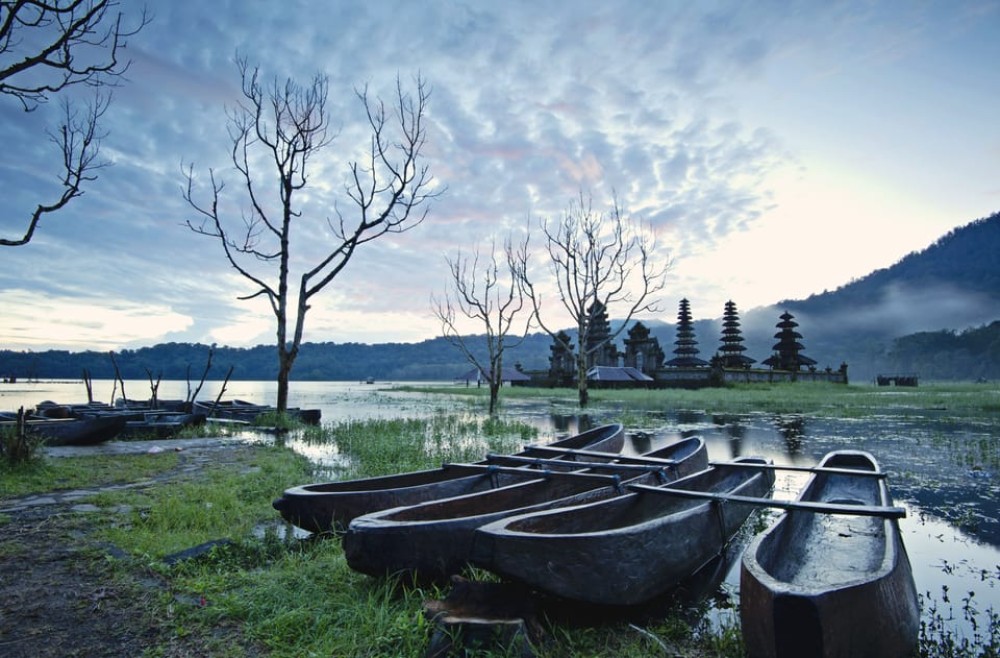 Bali: Munduk Waterfalls Trek Twin Lakes and Temple Tour | ®ExcursionMania