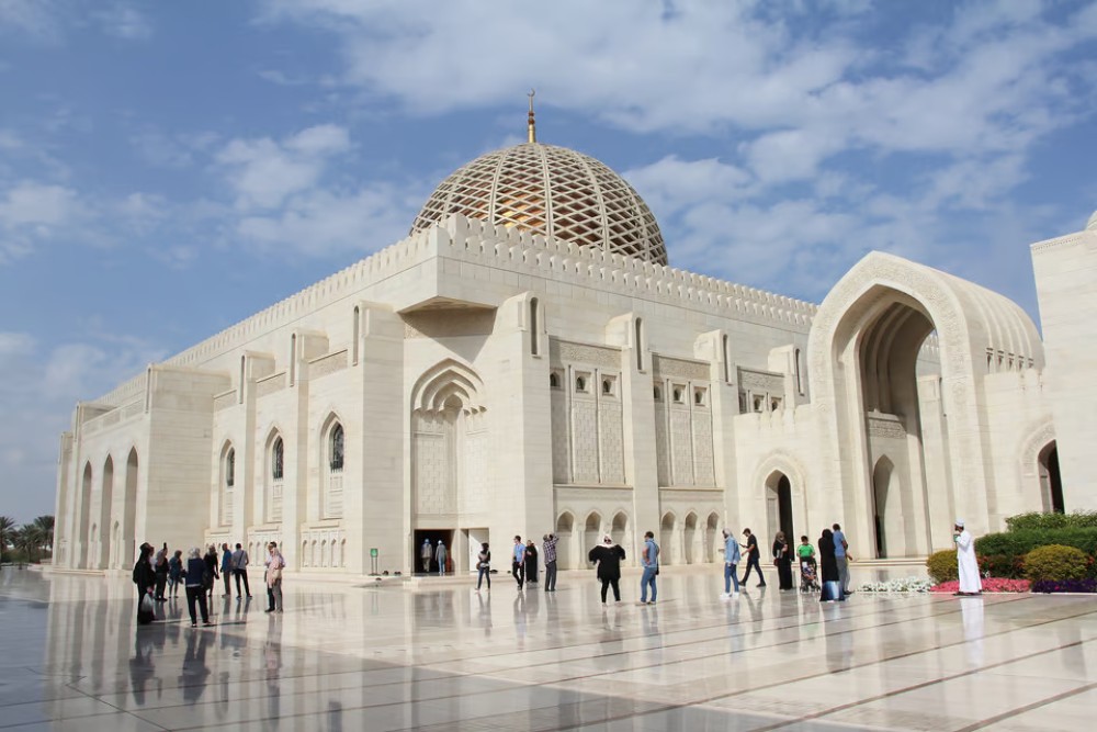 Muscat: Sultan Qaboos Mosque & Bait Al Zubair Museum Tour | ®ExcursionMania