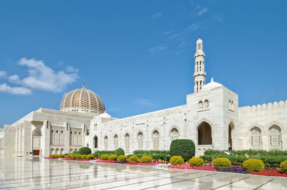 Muscat: Sultan Qaboos Mosque & Bait Al Zubair Museum Tour | ®ExcursionMania