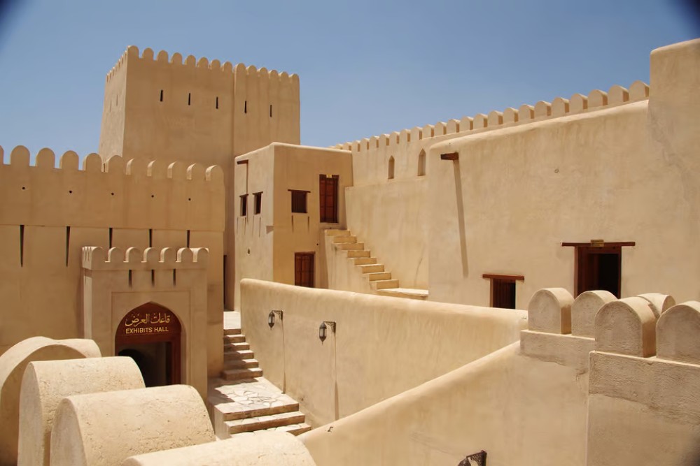 Muscat: Nizwa Oasis Full Day Tour with Lunch | ®ExcursionMania